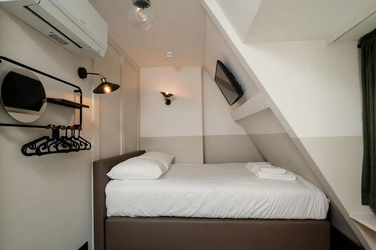 Hotel Mr.Lewis Rotterdam 3*,